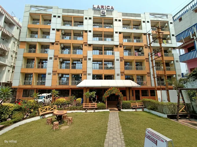 Larica Holiday Inn